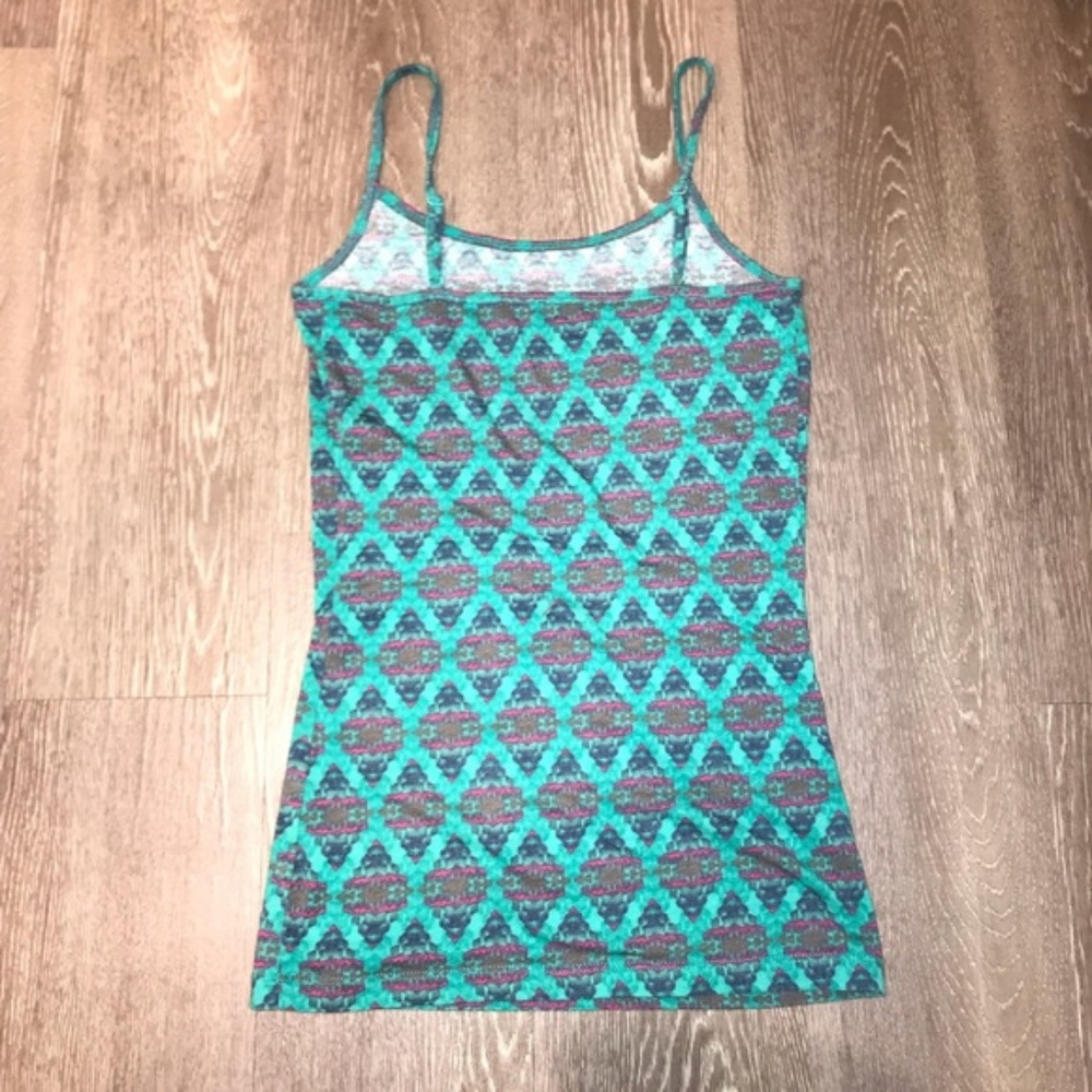 Geometric Tank Top - Picture 3 of 5